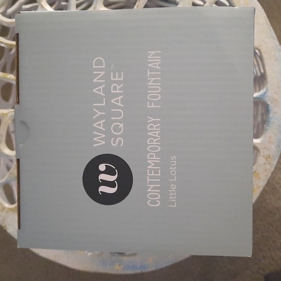 Wayland Square Little Lotus fountain NIB - Picture 6 of 6